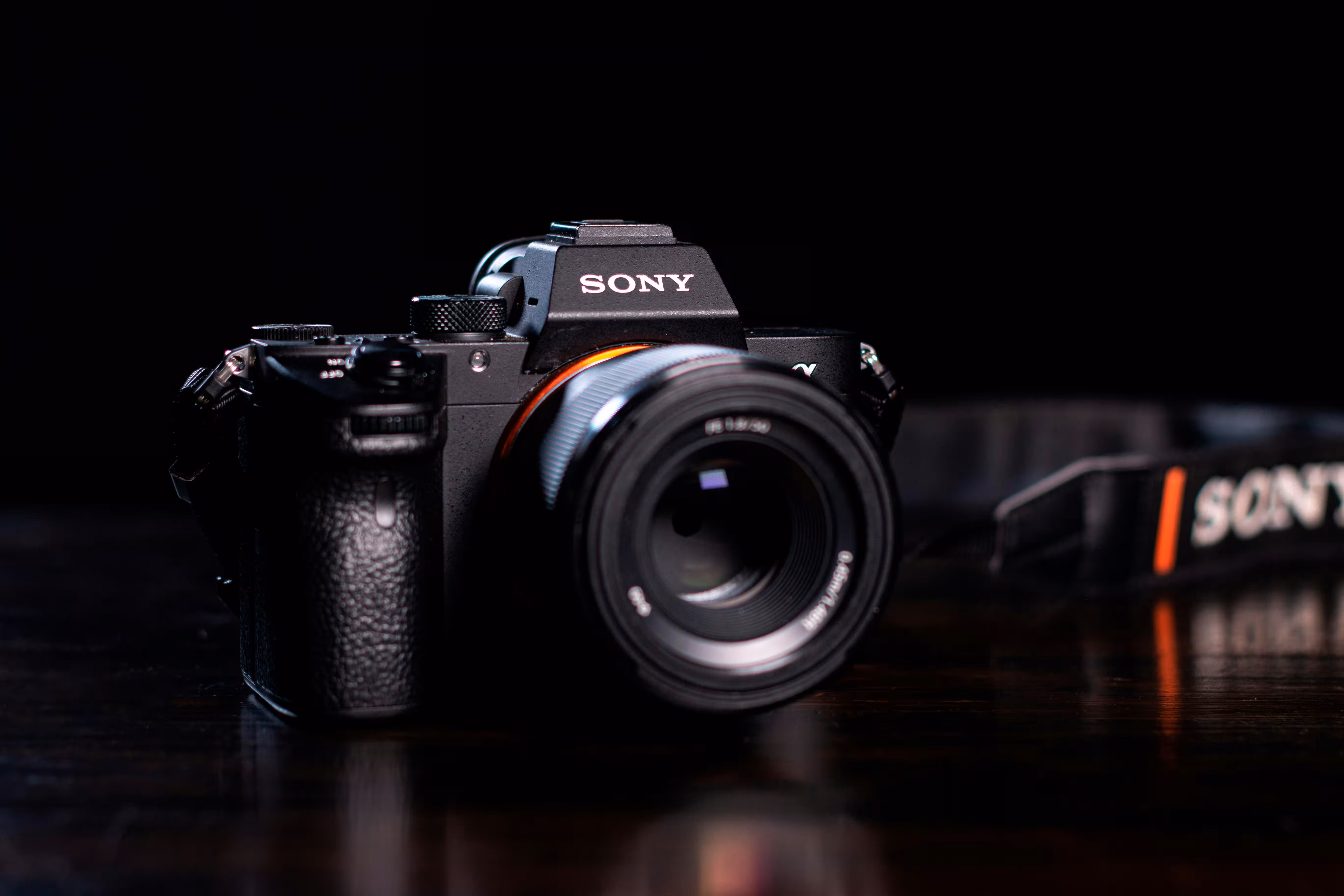 Sigma 17mm F4, 24mm F2, 24mm F3.5 для Sony E – огляд 2026