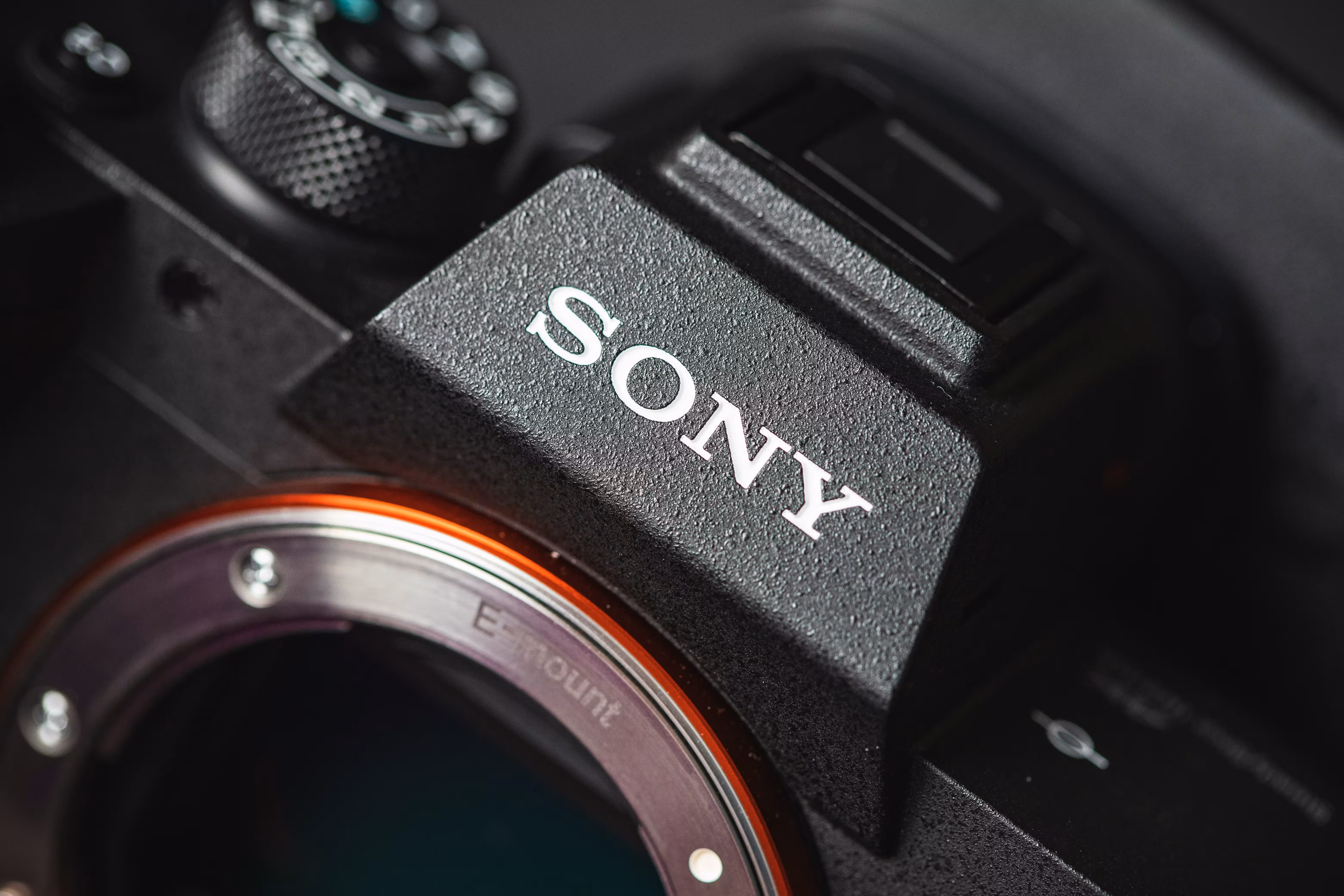 Sony RX100 VIII огляд: правда про неіснуючу модель